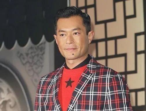 娱乐圈吃瓜料的博主是谁,揭秘幕后真相,带你走进娱乐圈幕后世界 第2张 娱乐圈吃瓜料的博主是谁,揭秘幕后真相,带你走进娱乐圈幕后世界 第2张