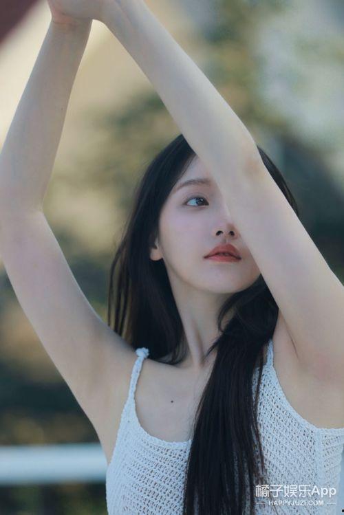 进娱乐圈为了吃瓜的小说,娱乐圈的瓜田传奇  第3张