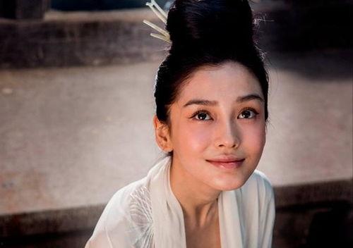 娱乐圈吃瓜黄晓明是谁啊,黄晓明传奇人生回顾 第2张 娱乐圈吃瓜黄晓明是谁啊,黄晓明传奇人生回顾 第2张