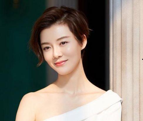 娱乐圈吃瓜女明星是谁,揭秘那些年我们追过的“瓜王” 第1张 娱乐圈吃瓜女明星是谁,揭秘那些年我们追过的“瓜王” 第1张