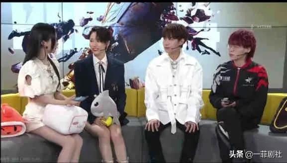 娱乐圈明星集体吃瓜是谁,揭秘幕后真相与幕后推手 第2张 娱乐圈明星集体吃瓜是谁,揭秘幕后真相与幕后推手 第2张