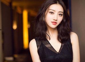 娱乐圈吃瓜背景图女星,揭秘“吃瓜图”背后的明星故事  第3张