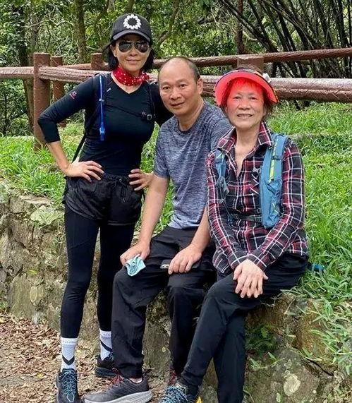 娱乐吃瓜酱别人家的弟弟,娱乐吃瓜酱背后的故事  第2张