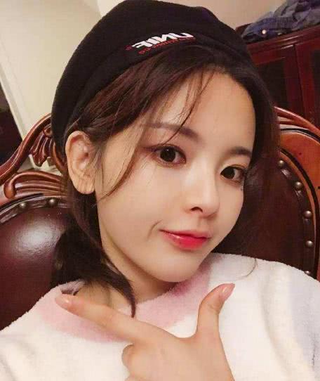吃瓜娱乐圈杨超越是谁,娱乐圈的“吃瓜”焦点与她的成长之路  第3张