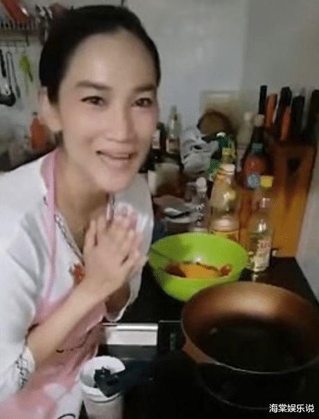 娱乐圈吃瓜直播间夜宵吃不完,吃不完的瓜，笑不完的夜  第3张
