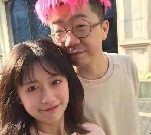 奶奶拿油烫人娱乐吃瓜酱,吃瓜酱见证家庭欢乐时光  第2张