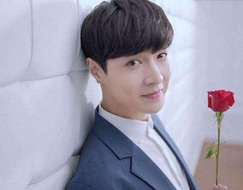 吃瓜娱乐圈男明星张艺兴,娱乐圈的瓜田明星,从偶像到实力派 第2张 吃瓜娱乐圈男明星张艺兴,娱乐圈的瓜田明星,从偶像到实力派 第2张