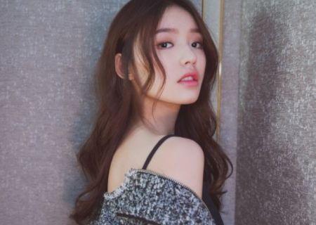 娱乐吃瓜女艺人官宣微博,吃瓜女艺人官宣微博，神秘男友身份引热议”  第1张