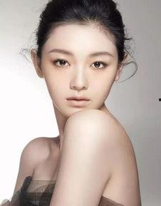 娱乐吃瓜女艺人官宣微博,吃瓜女艺人官宣微博，神秘男友身份引热议”  第2张