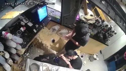 吃瓜娱乐中监控下的一幕,娱乐圈幕后真相曝光  第2张