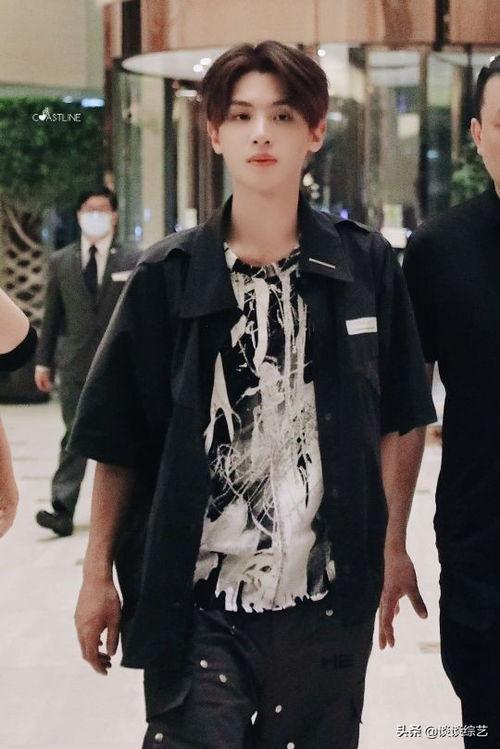 娱乐吃瓜君肖战王一博,娱乐圈的“瓜王”对决，谁才是真正的吃瓜达人？  第2张